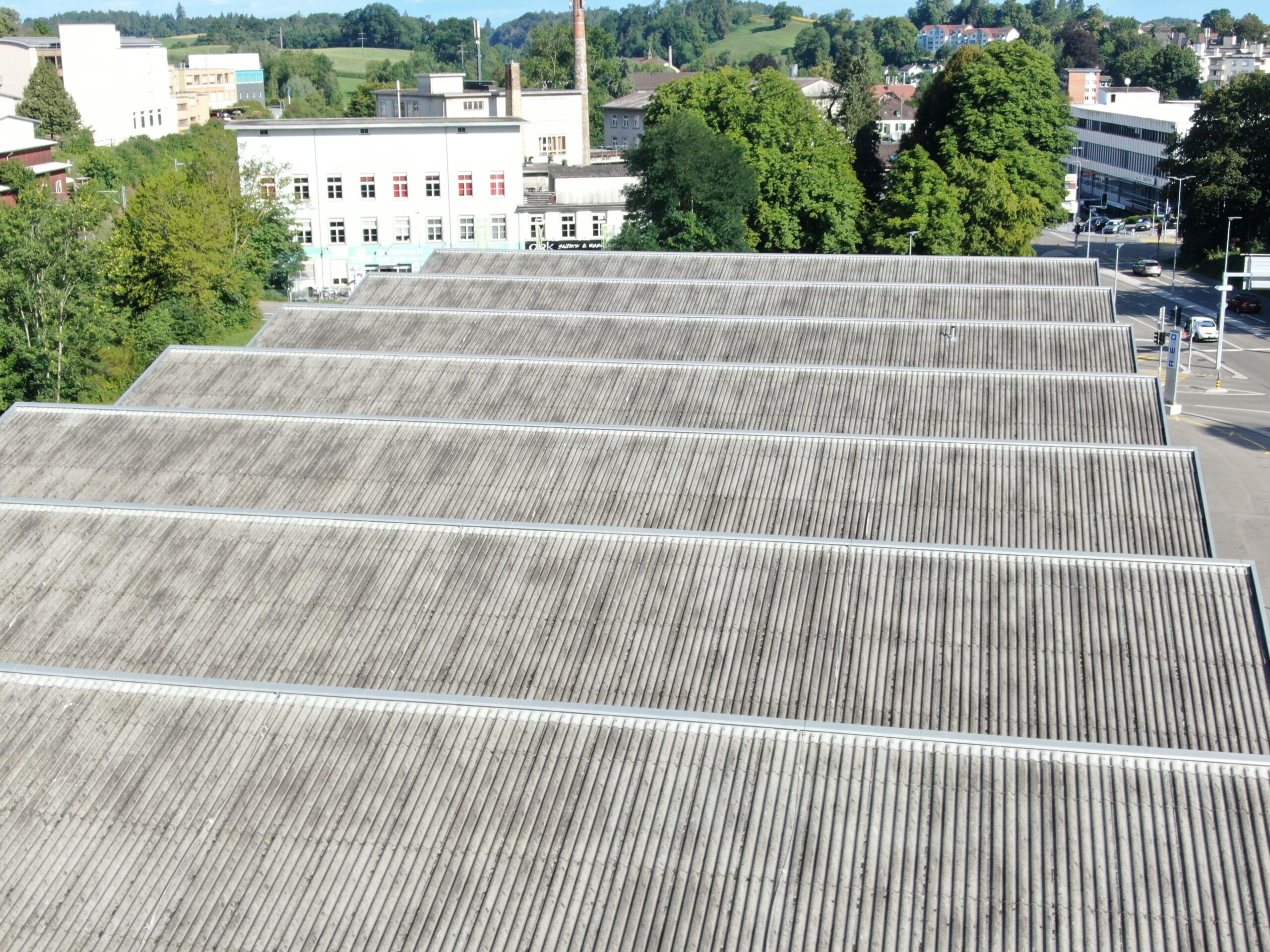 Solarmodule auf Welleternitdach