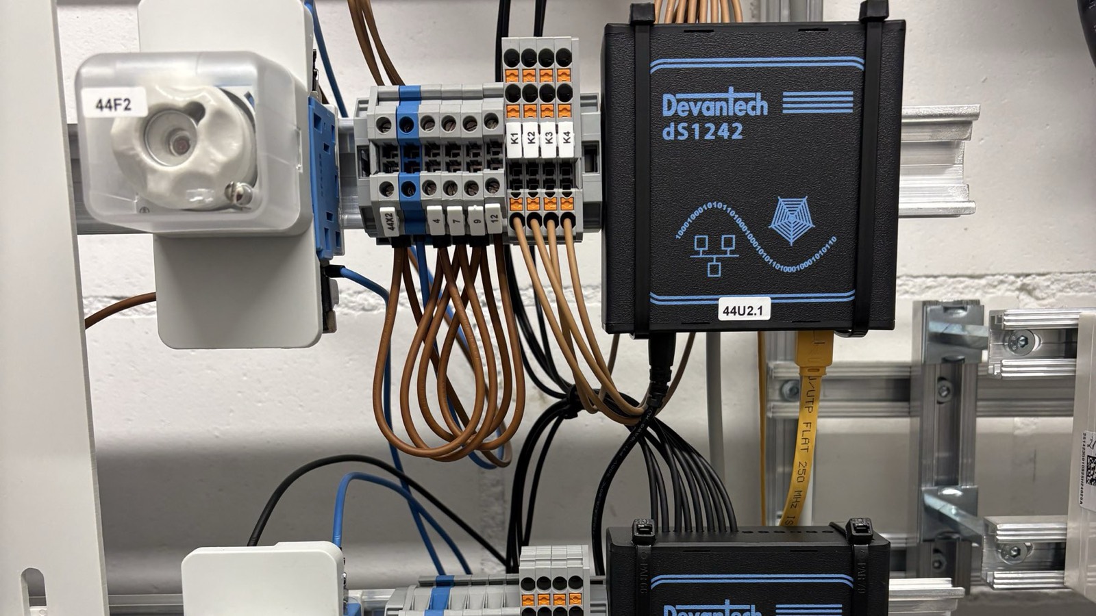 Rundsteuer-Module für die Vorgaben des Netzbetreibers im Schaltschrank