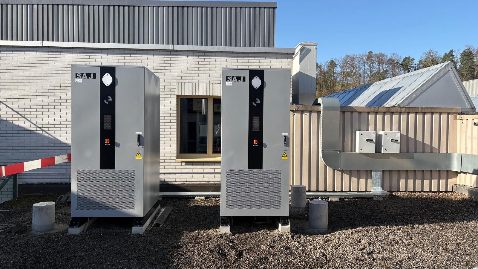 Kuny AG — Stockage sur le toit de la station transformatrice